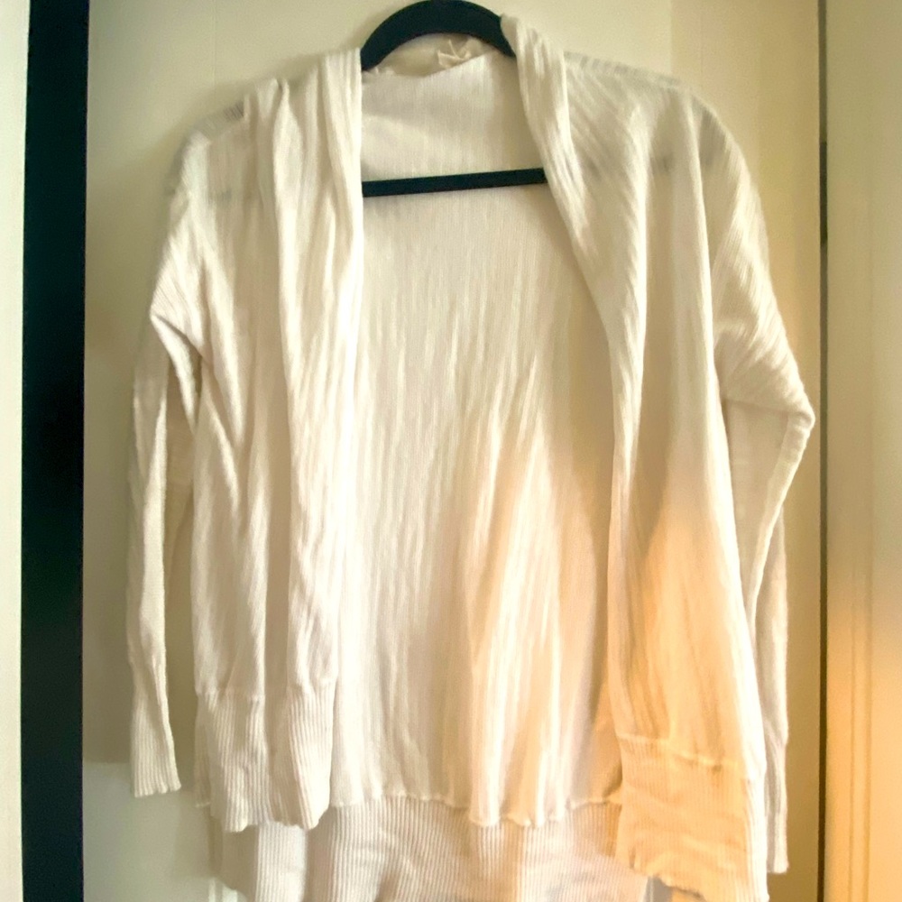Pure DKNY off white sweater. Size S/P. 100% cotton. Machine washable.